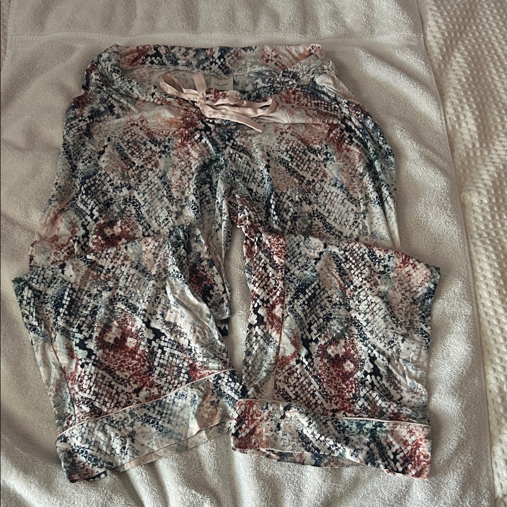 Soma Satin Drawstring Snake-Print Lounge Pants with pockets- Multi. Size M.